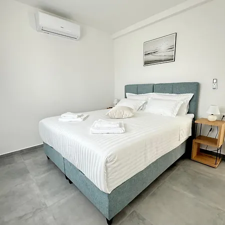 Rosa - Sea View & Private Parking Apartment Kastela