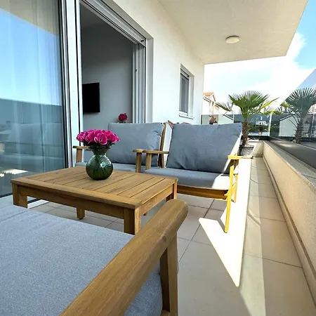 Apartment Rosa - Sea View & Private Parking Kastela