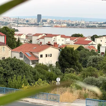 Apartment Rosa - Sea View & Private Parking