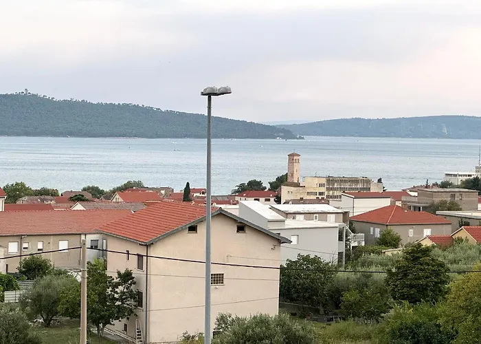 Apartment Rosa - Sea View & Private Parking