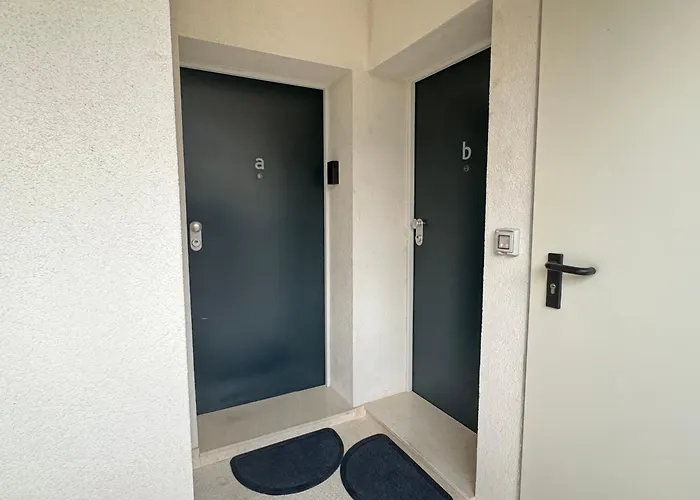 Rosa - Sea View & Private Parking Kastela