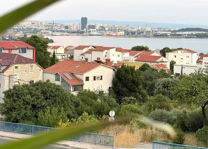 Apartment Rosa - Sea View & Private Parking