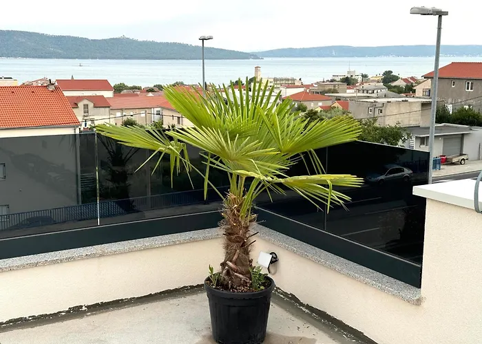 Rosa - Sea View & Private Parking *