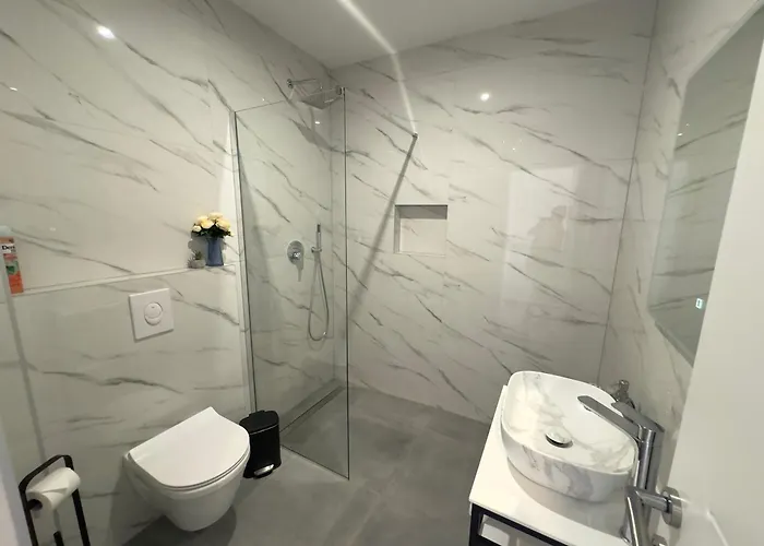 Apartment Rosa - Sea View & Private Parking Kastela