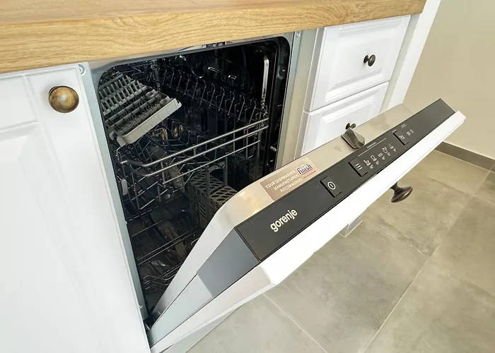 Rosa - Sea View & Private Parking * Kastela