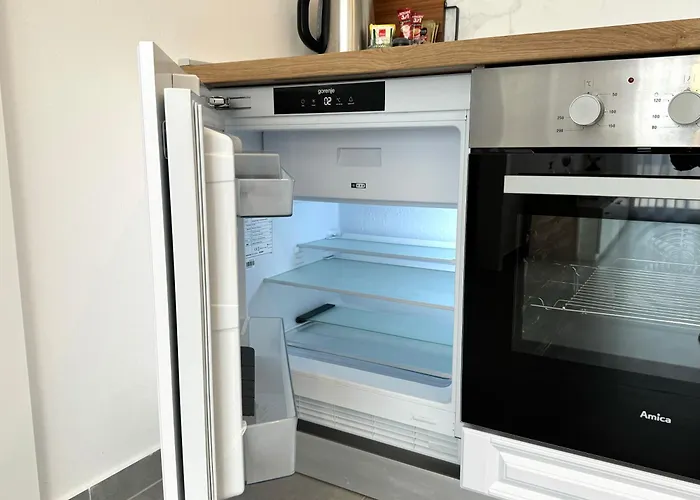 Apartment Rosa - Sea View & Private Parking