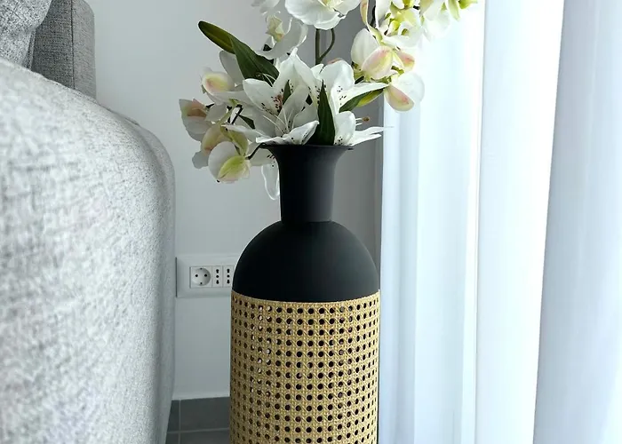 Rosa - Sea View & Private Parking Kastela