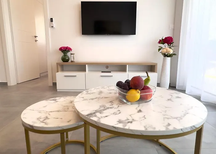 Rosa - Sea View & Private Parking Kastela